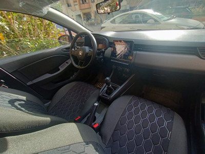 CLIO V BLANCHE 796 3