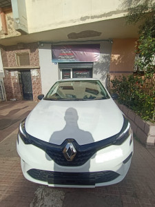 CLIO V BLANCHE 796 4